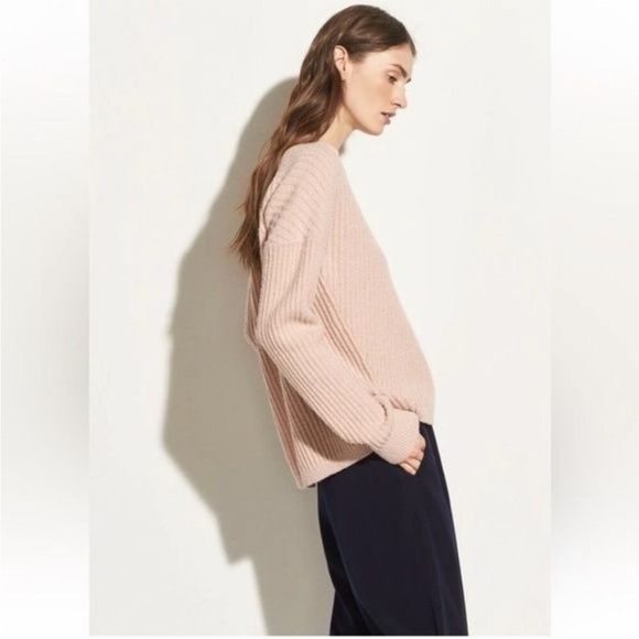 Vince Side Slit Crew Neck Sweater Pullover pink Blush Size XS Wool - Picture 2 of 12